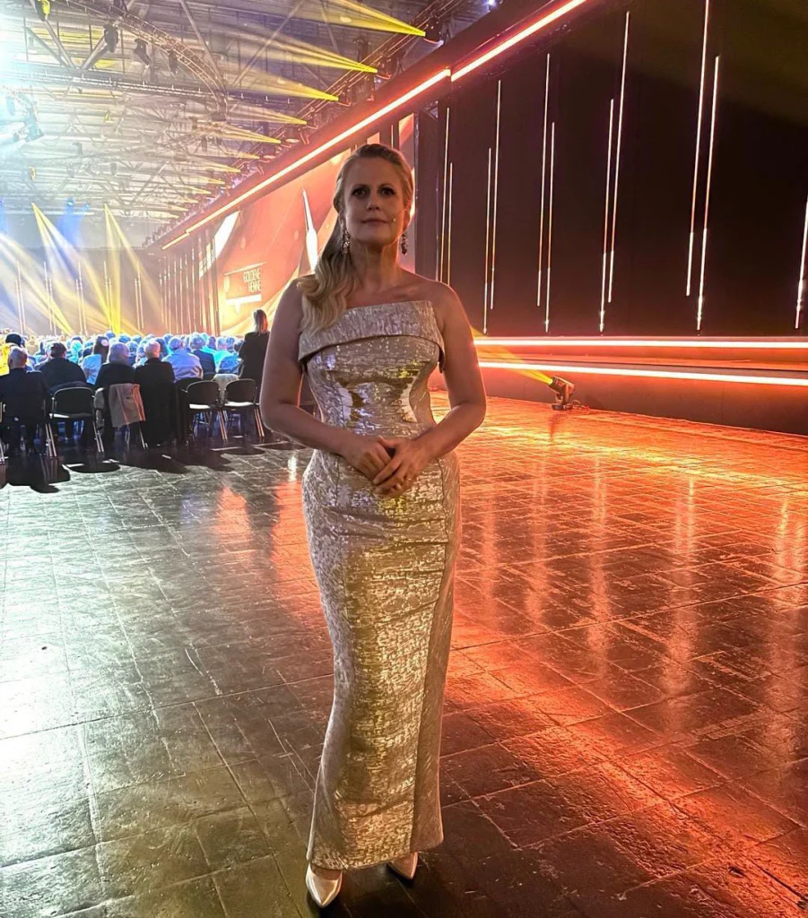 Frühe Jahre und Ausbildung, Barbara Schöneberger