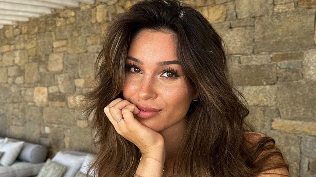 Einfluss in den sozialen Mediens JP Freundin Julia Meck