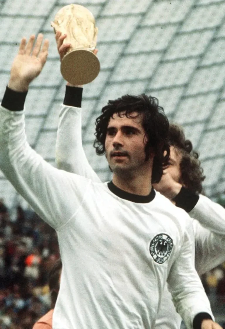 Gerd Müller Vermögen und Karriere der Fußball Legende
