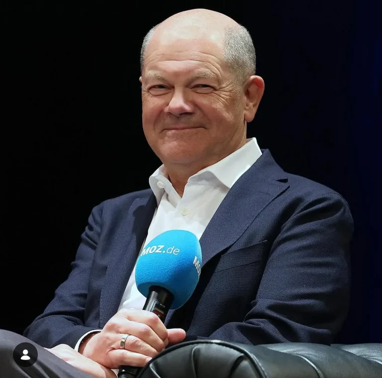 wie groß ist olaf scholz körpergröße gewicht und biografie kurz.